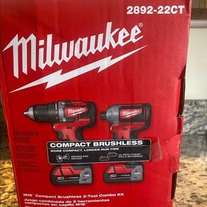 M18 Milwaukee Impact gun and drill set